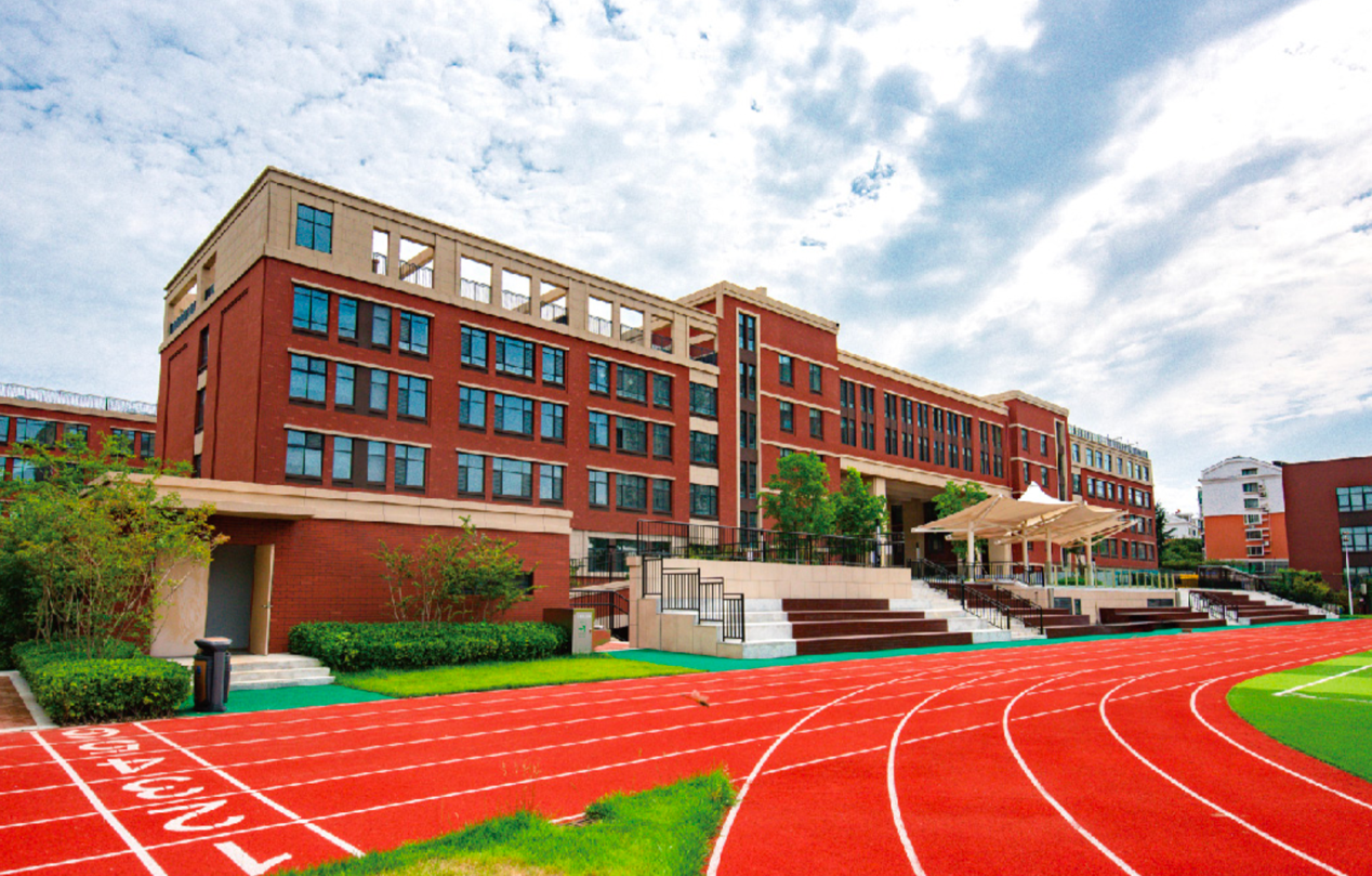 ：海信學校：黑馬是怎樣鍊成的？